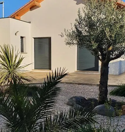 Maison Bord De Refaite A Neuf *