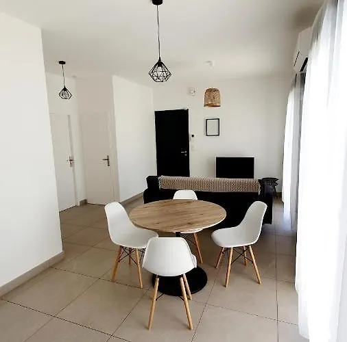 Maison Bord De Refaite A Neuf 卡内